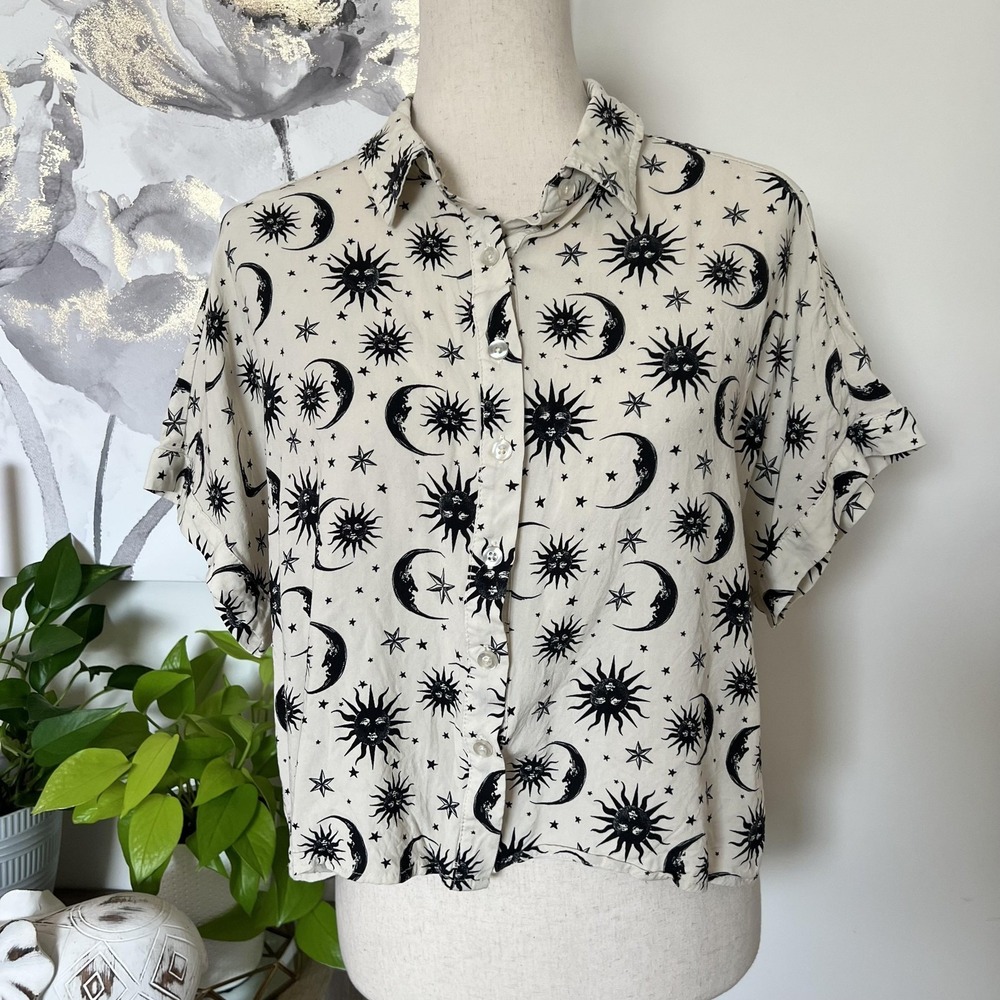 Hot Topic Celestial Sun Moon Cropped Button Up Top Medium Whimsigoth Grunge